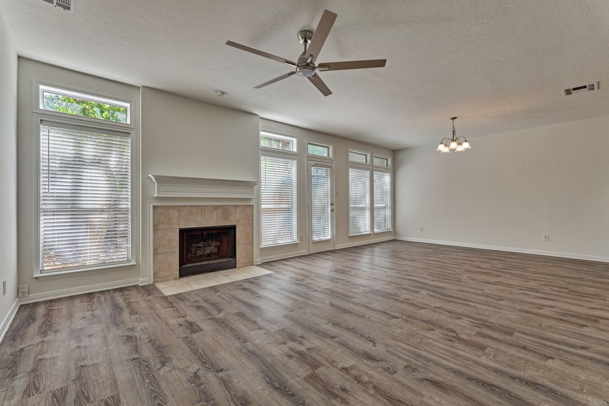 Building Photo - 66 Valley Oaks Cir
