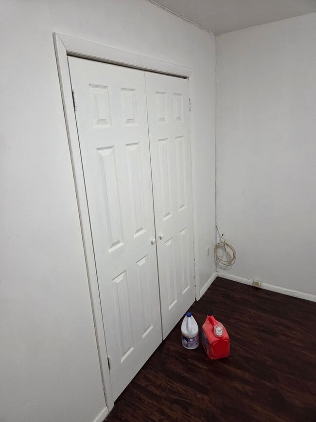 Foto del edificio - 1102 E 233rd St