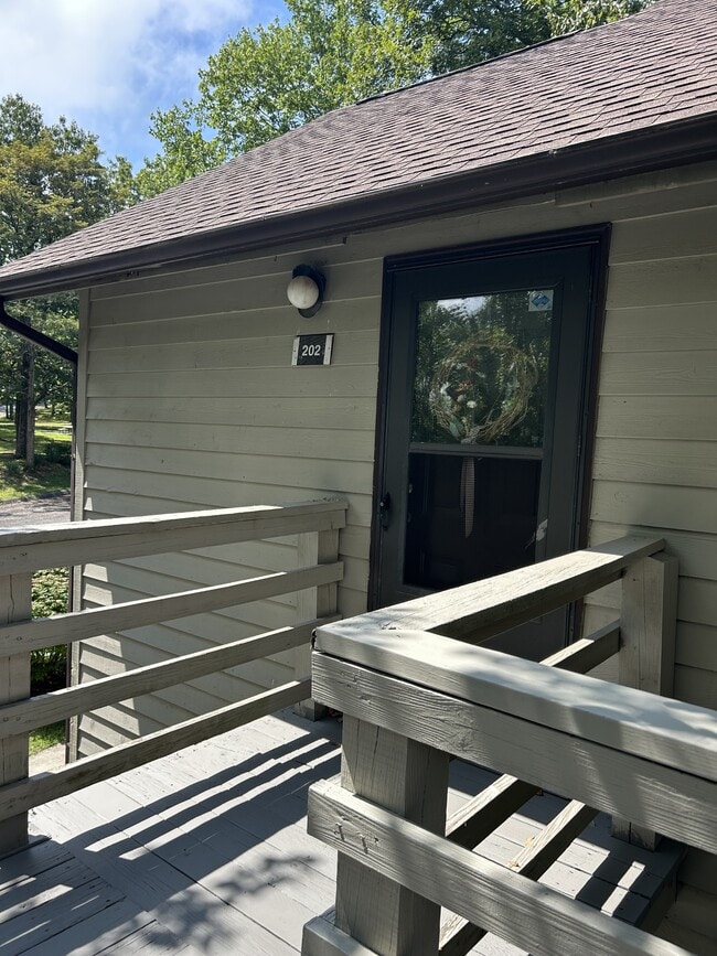 Building Photo - 339 Moytoy Rd