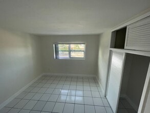 Building Photo - 941 NE 170th St