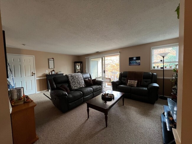 Building Photo - 15 Bourbon St