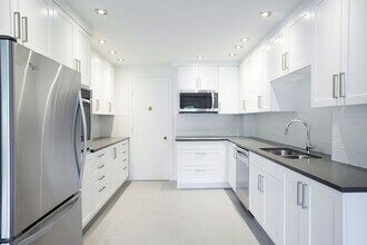 Building Photo - 3468 Rue Drummond