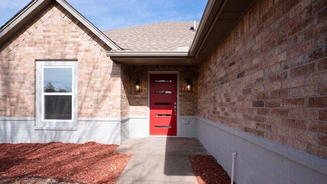 Building Photo - 8609 NW 113th Ct