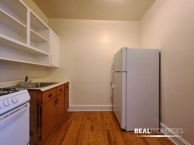 Building Photo - 0 bedroom in CHICAGO IL 60625