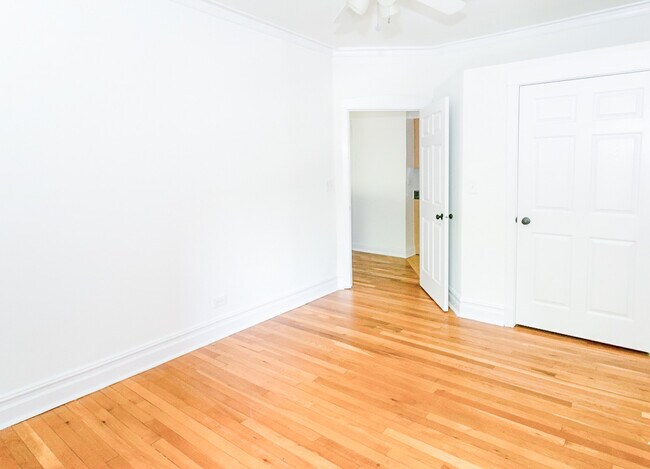 Foto del edificio - 3049 W Gunnison St