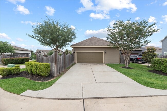 Foto del edificio - 18423 Blue Hollow Heights Dr