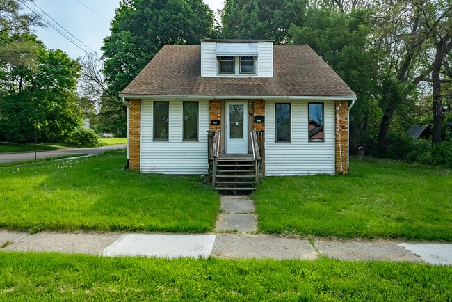 Building Photo - 44 Euclid Ave