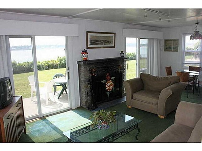 Foto del edificio - 11 Shore Dr