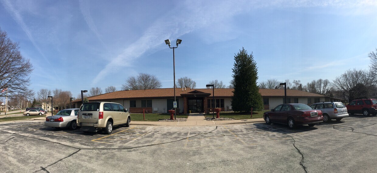 526 W Factory St Unit 02, Seymour, WI 54165 Apartments in Seymour, WI