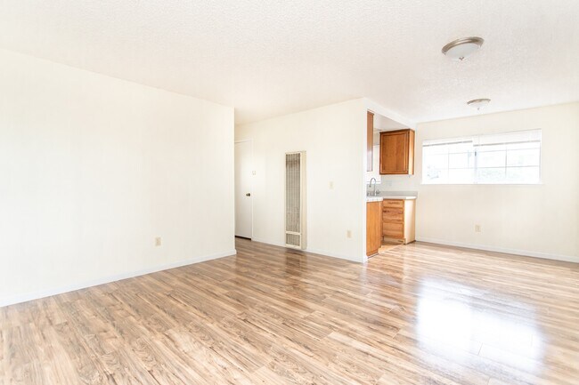 Foto del edificio - 3285 Delaware St