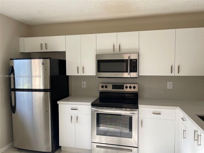 Foto del edificio - 854 NW 208th Dr