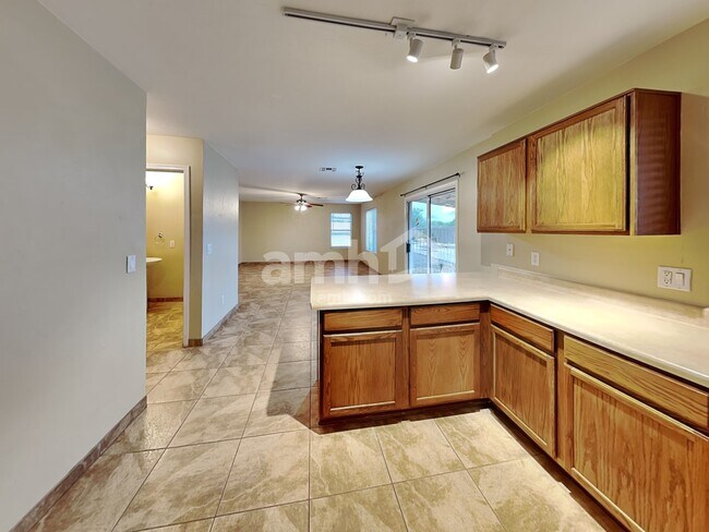 Building Photo - 4842 E Coneflower Dr