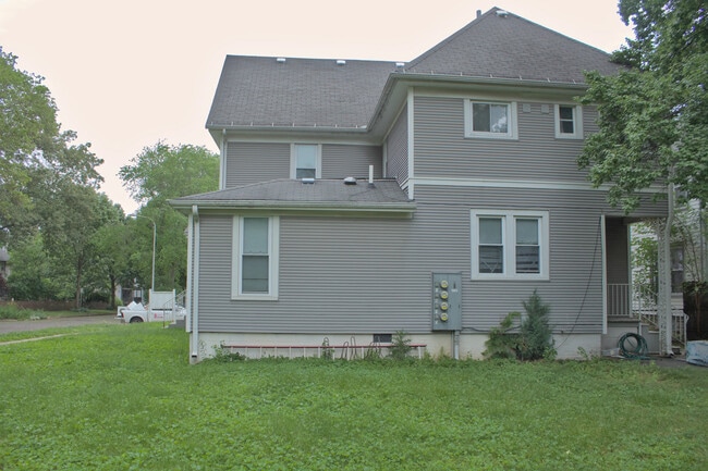 Building Photo - 311 W Columbia Ave