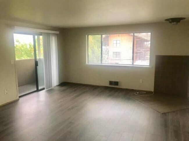 Foto del edificio - 2 bedroom in Seattle WA 98107