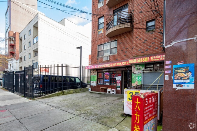 Building Photo - 132-52 41st Ave