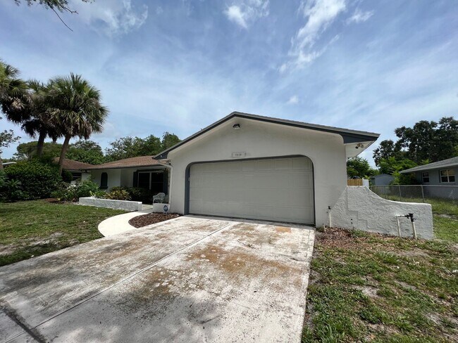 Building Photo - 4 br, 2 bath House - 7019 Delora Drive