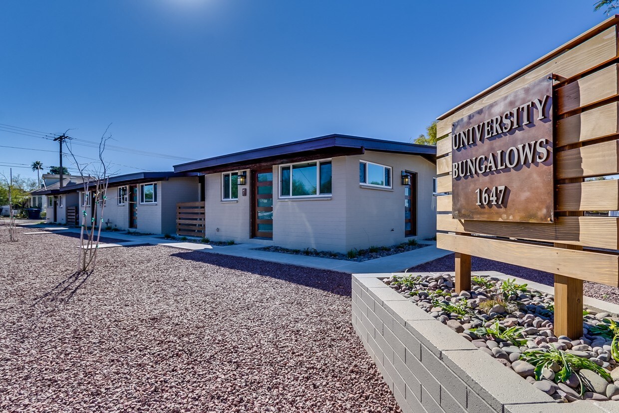 Firma - University Bungalows
