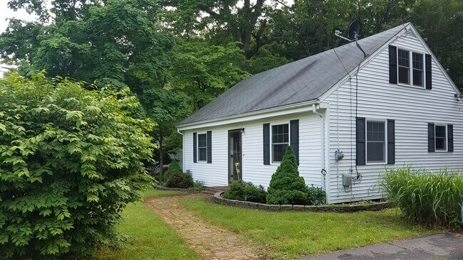 Foto del edificio - 68 Blatchley Ave