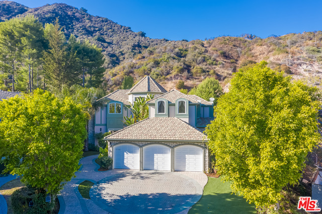 private behind 24 hour gated - 17793 Calle de Palermo