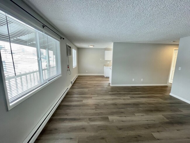 Building Photo - Beautifully Remodeled 2-Bedroom!