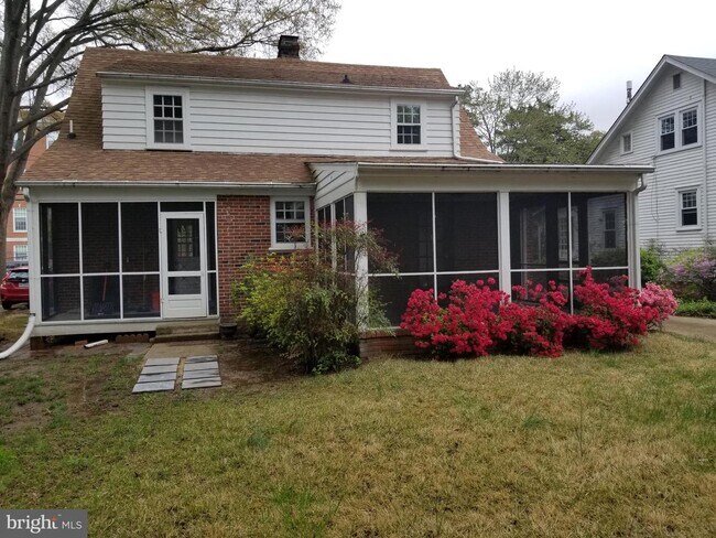 Foto del edificio - 1110 College Ave