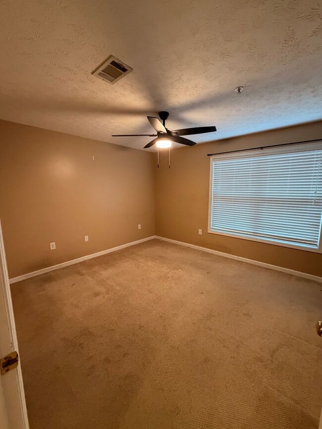 Foto del edificio - The Edge Apartments!