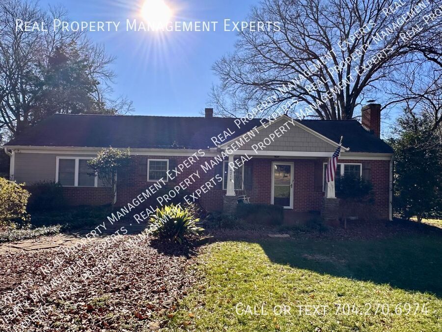 Foto principal - Stunning 3BR/3BA Home in Charlotte!