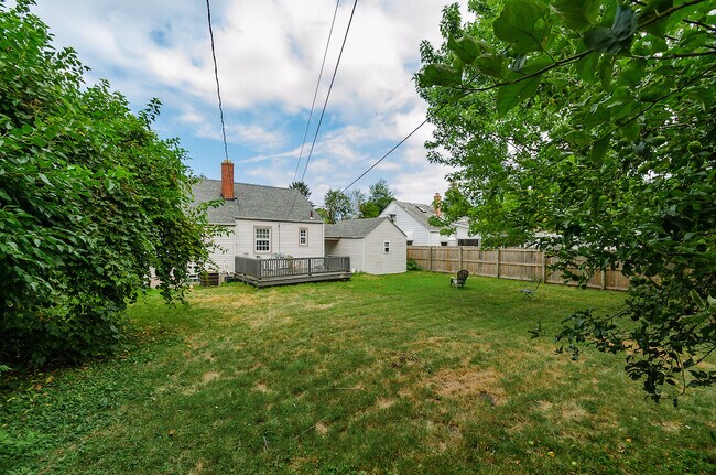 Building Photo - 960 Rose Pl