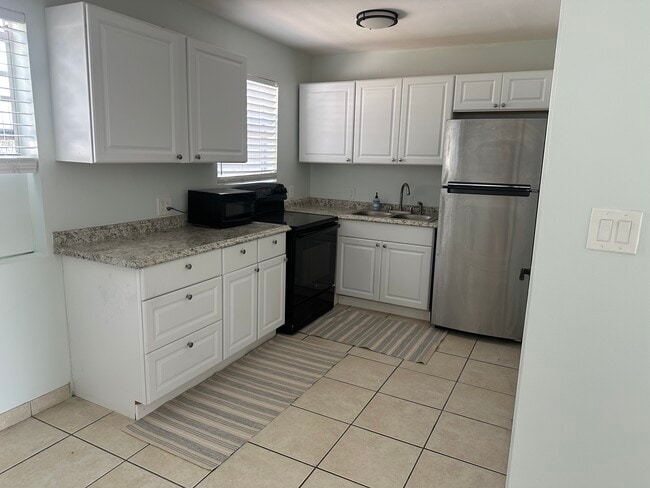 Kitchen - 1026 White St