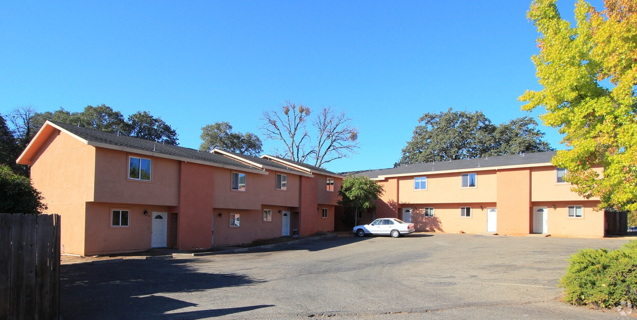 Primary Photo - Cimmarron Townhomes