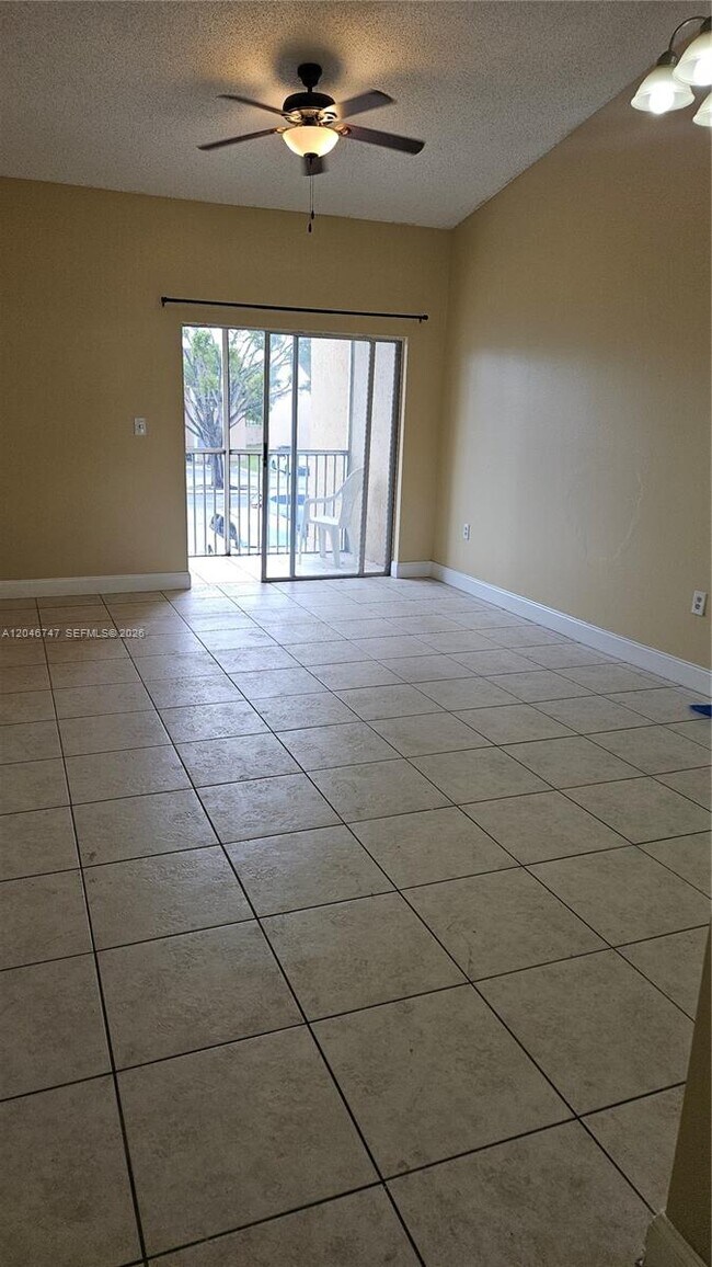 Building Photo - 8039 SW 21st Ct