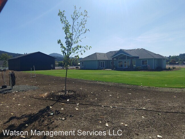 Foto del edificio - 3 br, 2.5 bath House - 30619 Butte Creek Rd.