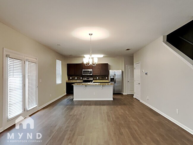 Foto del edificio - 404 Lake Ridge Ln