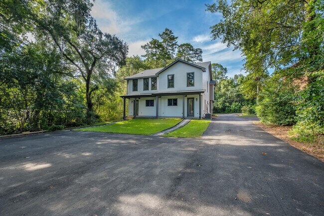 Foto del edificio - 226 E Bradford Rd