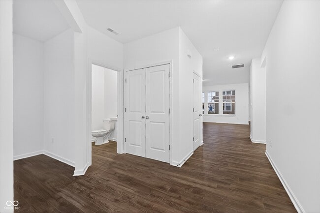 Building Photo - 15988 Tharp Wds Dr