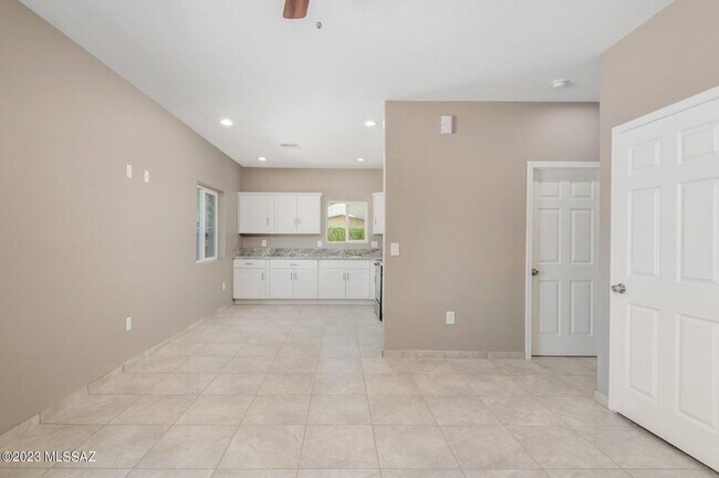 Building Photo - New Upgraded 2 Bedroom 1 Bath