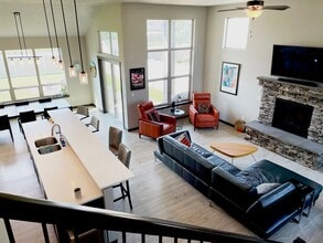 Building Photo - 2234 E Warbler Ln