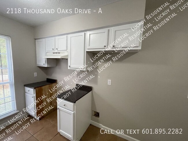 Foto del edificio - 2118 Thousand Oaks Dr
