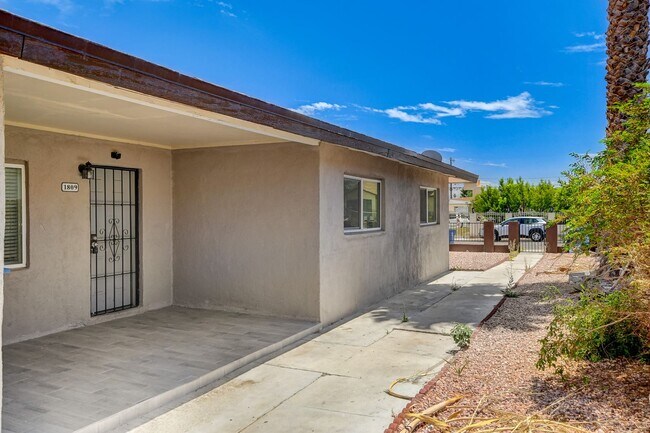 Foto del edificio - Duplex located in a Central Area of Las Vegas