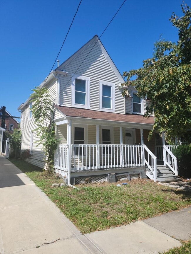 Building Photo - 1566 Winchester Ave