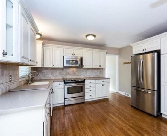 Building Photo - 6911 Wrentree Dr