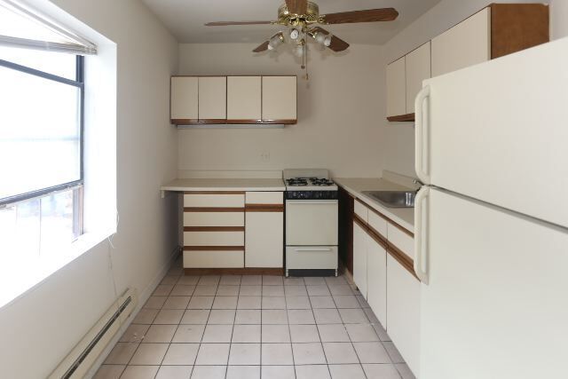 Foto del edificio - 824 W Cornelia Ave