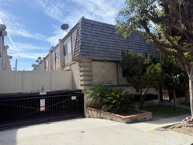 Building Photo - 558 Evergreen St