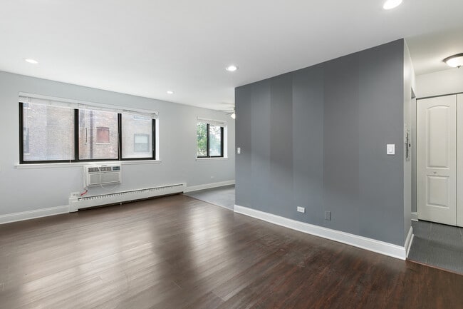 Building Photo - 5534 N Kenmore Ave