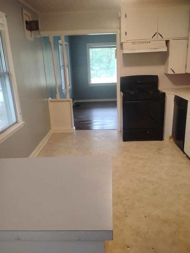 Building Photo - Welcome home!