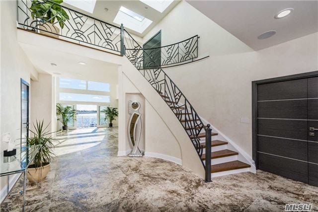 Building Photo - 2971 Shore Dr