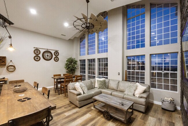 Foto del edificio - 525 N Fitzmaurice Dr
