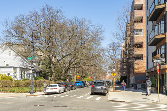 Building Photo - 1702 Newkirk Ave