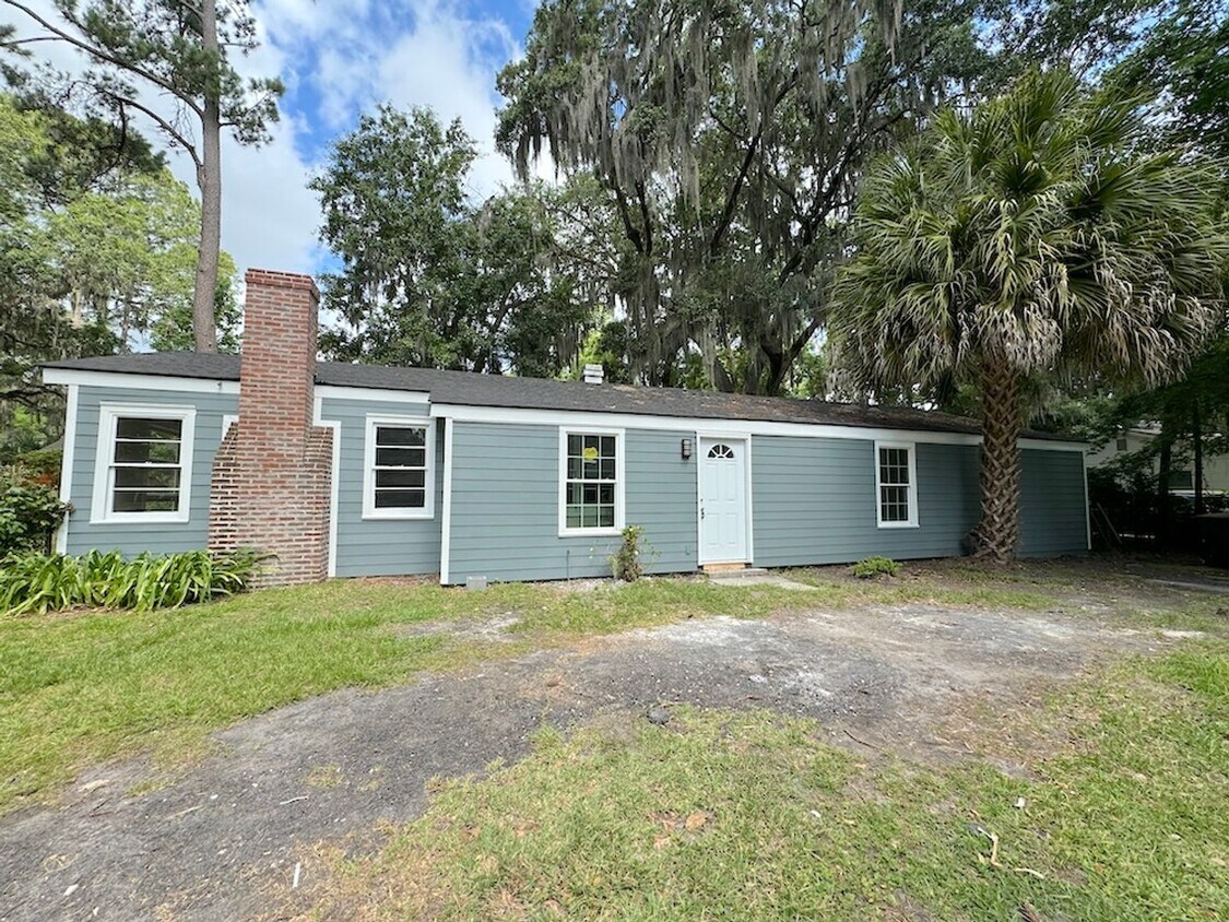 Primary Photo - 3 BED | 2 BATH | BONA BELLA
