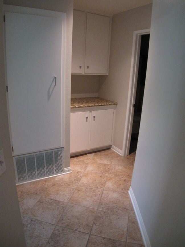 Building Photo - 16521 Stonehaven Ct